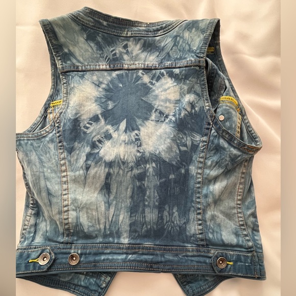 Off brand tie dye jean vest - great condition! Hardly worn - Picture 2 of 3